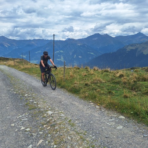 Teaserfoto zum Beitrag «around obersaxen»